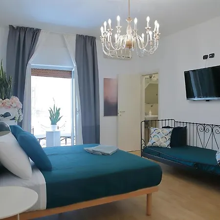 Savoia International_lt_bari Stazione Pensjonat *